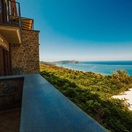 Residenza Golfo Degli Ulivi Aparthotel Caprioli Eksteriør bilde