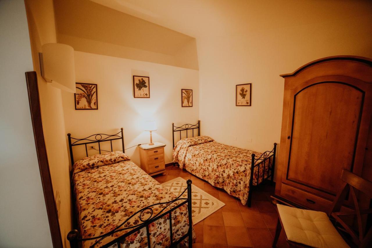 Residenza Golfo Degli Ulivi Aparthotel Caprioli Eksteriør bilde