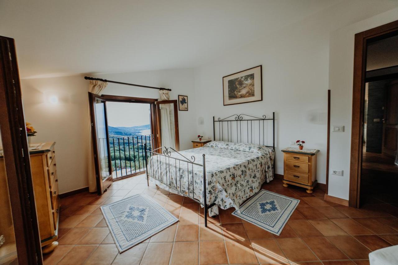 Residenza Golfo Degli Ulivi Aparthotel Caprioli Eksteriør bilde