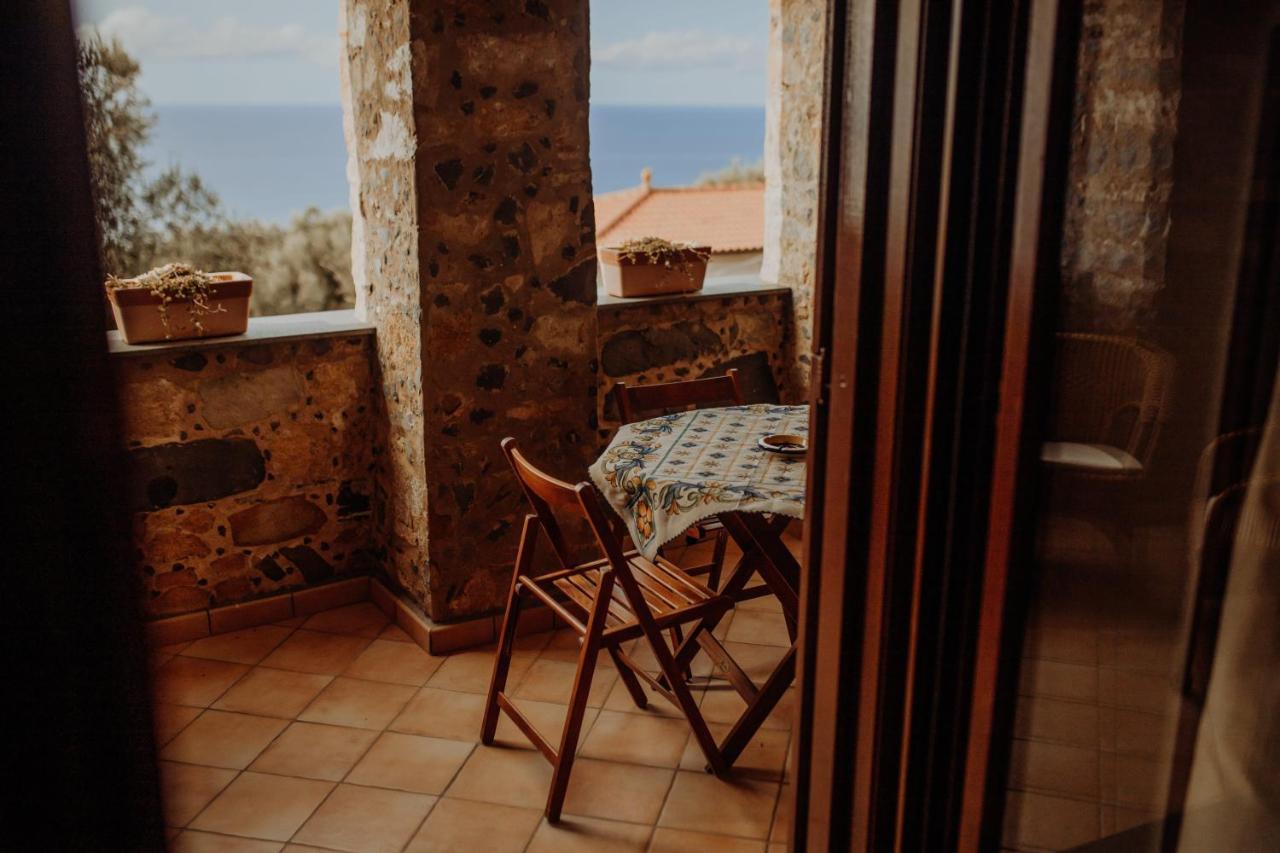 Residenza Golfo Degli Ulivi Aparthotel Caprioli Eksteriør bilde