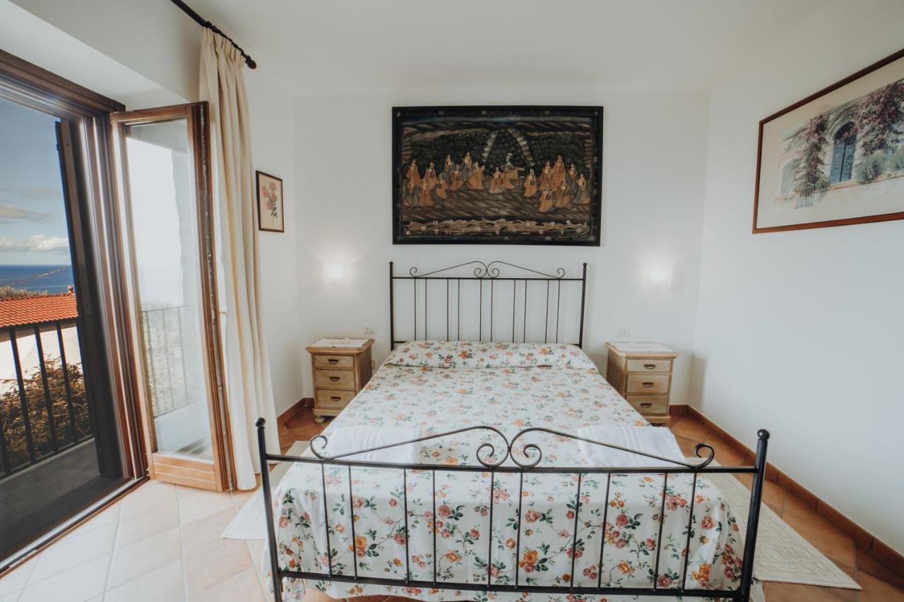 Residenza Golfo Degli Ulivi Aparthotel Caprioli Eksteriør bilde