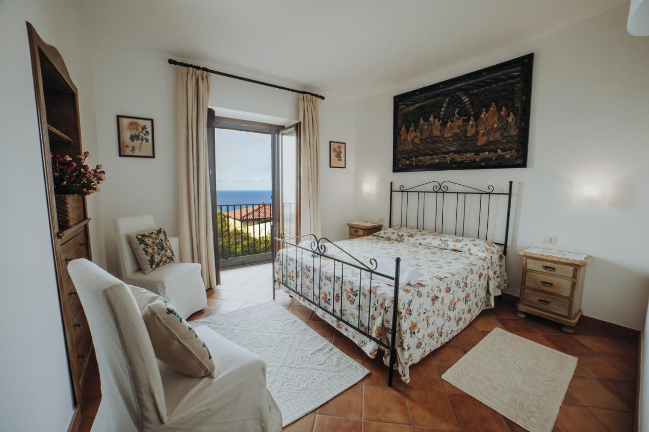 Residenza Golfo Degli Ulivi Aparthotel Caprioli Eksteriør bilde