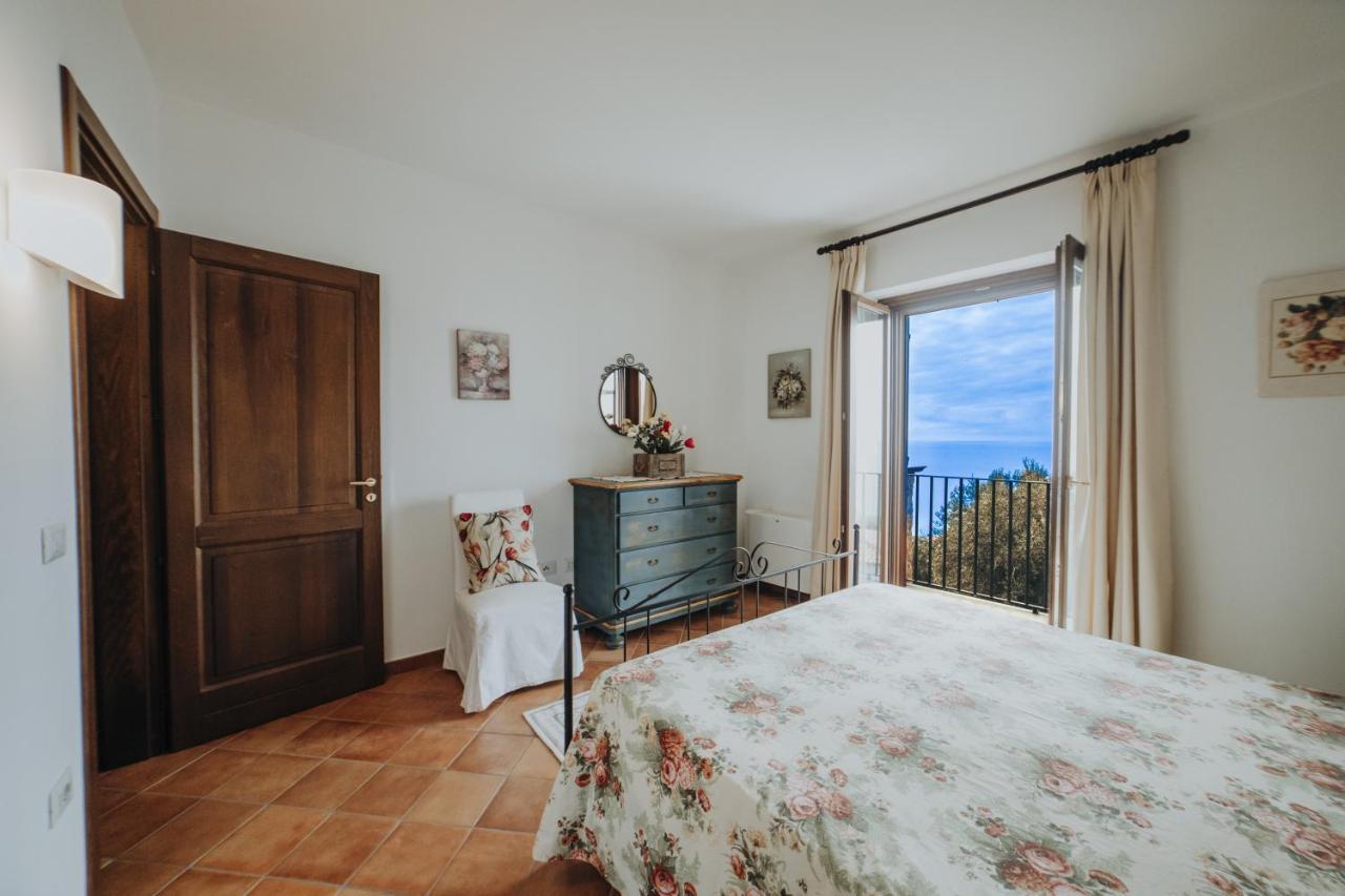 Residenza Golfo Degli Ulivi Aparthotel Caprioli Eksteriør bilde