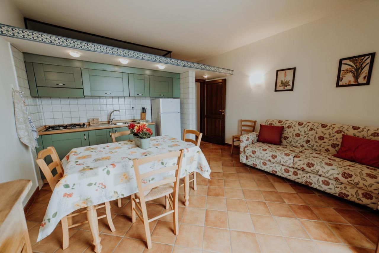 Residenza Golfo Degli Ulivi Aparthotel Caprioli Eksteriør bilde