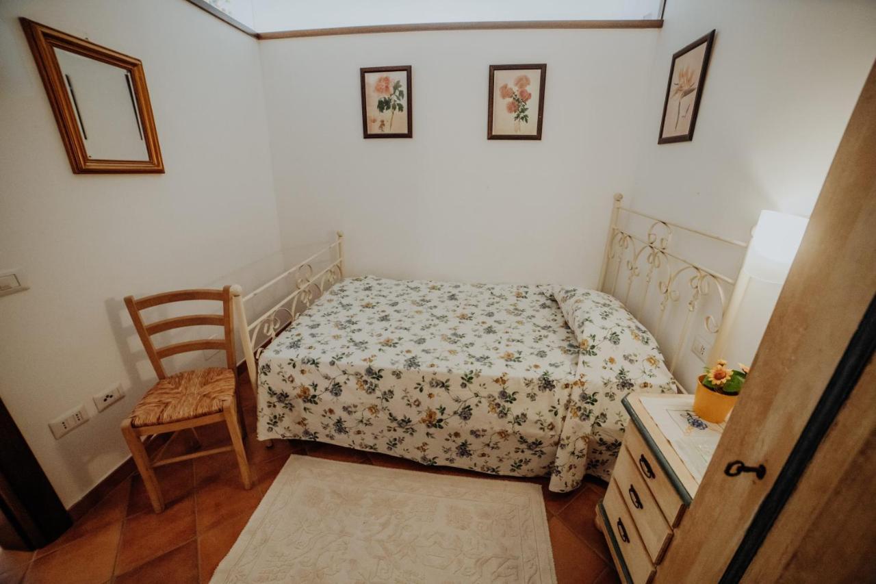 Residenza Golfo Degli Ulivi Aparthotel Caprioli Eksteriør bilde