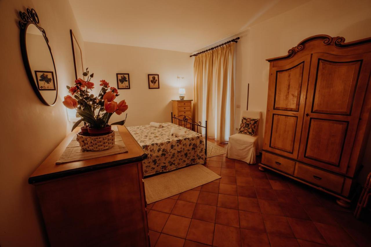Residenza Golfo Degli Ulivi Aparthotel Caprioli Eksteriør bilde