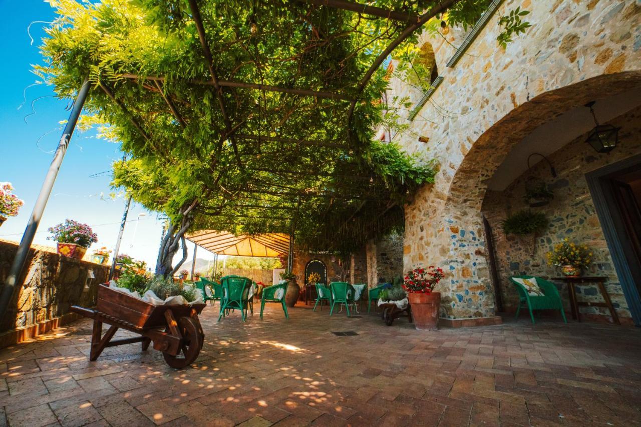 Residenza Golfo Degli Ulivi Aparthotel Caprioli Eksteriør bilde